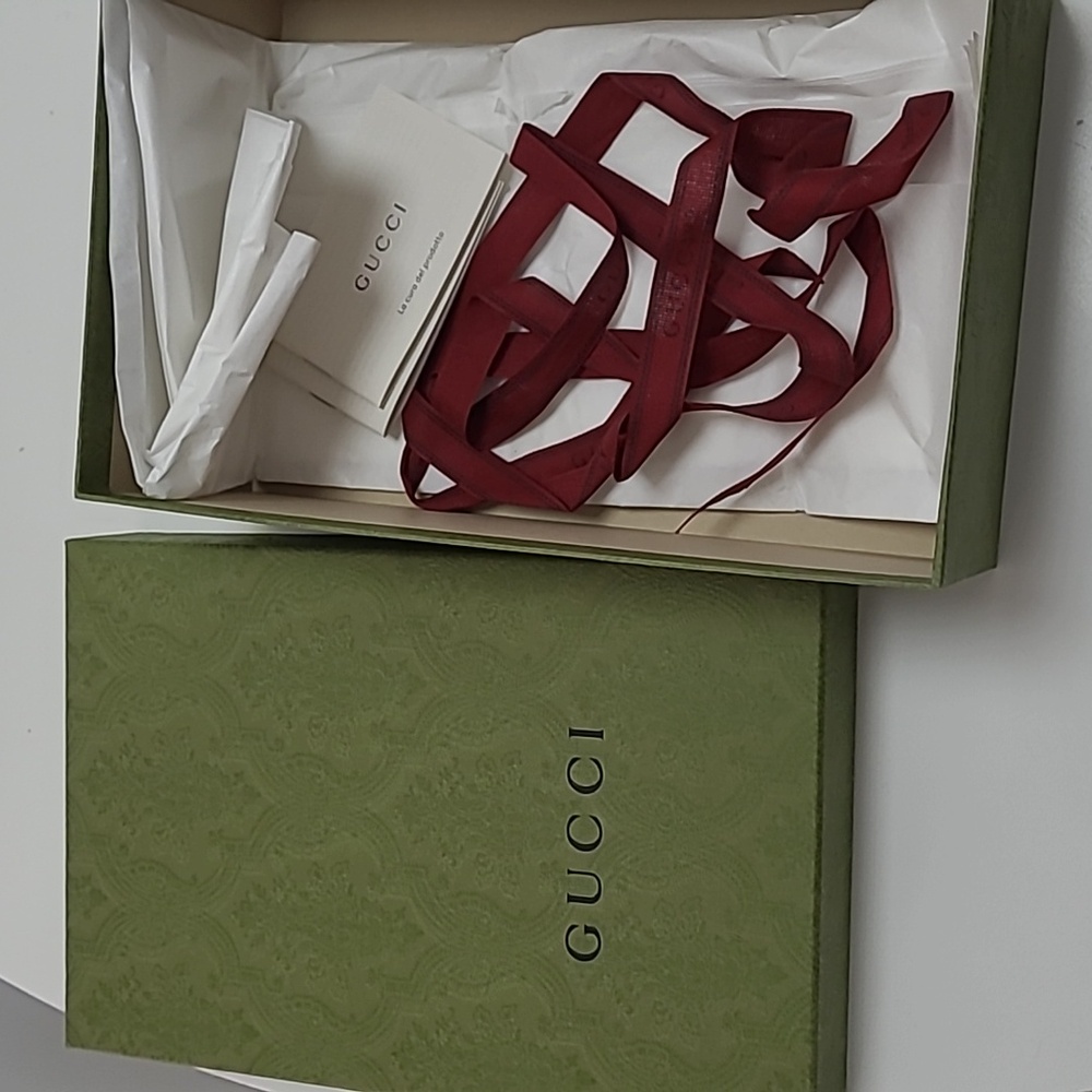 Gucci Marmont Wallet on Chain - Picture 12 of 13